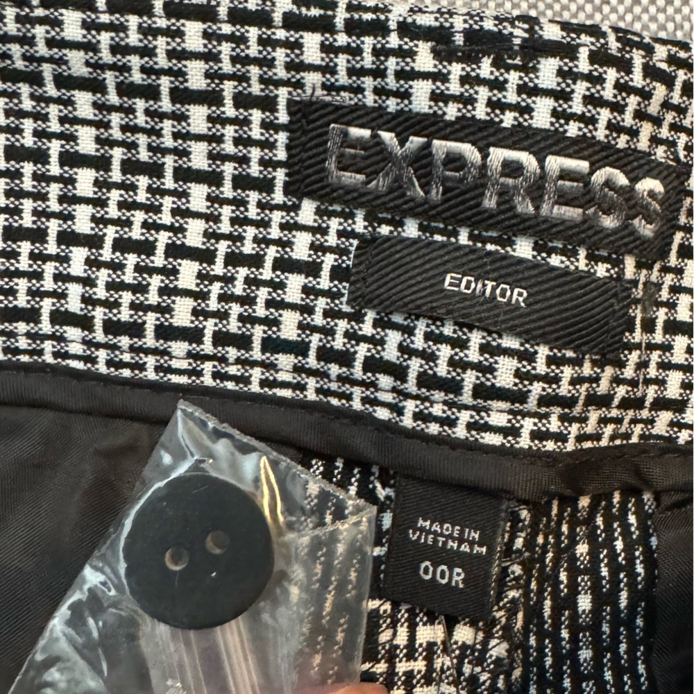 NEW WITHOUT TAGS, EXPRESS DRESS PANT